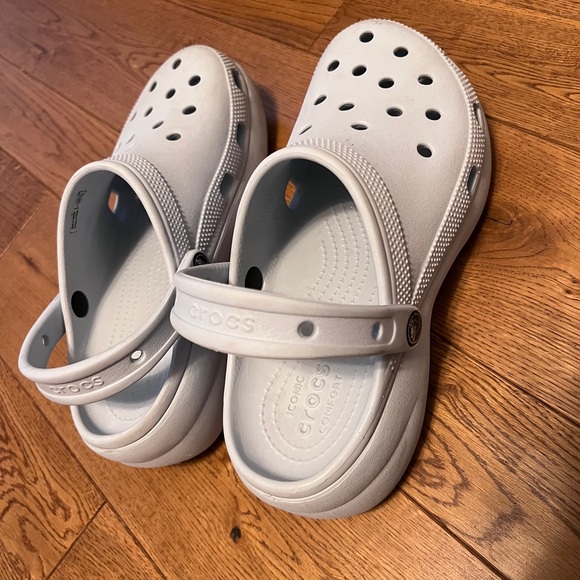 Crocs ! Extremely comfortable slightly worn great condition - Picture 1 of 8
